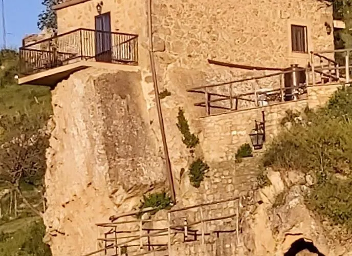 La Casa Sulla Roccia